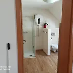 Apartma Na Lipne *
